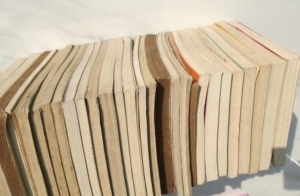 出售旧书，老书多，什么类型都有，也有点课本