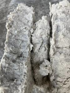 大量出售不锈钢纸和白色牛皮纸混合浆，28干，18灰分