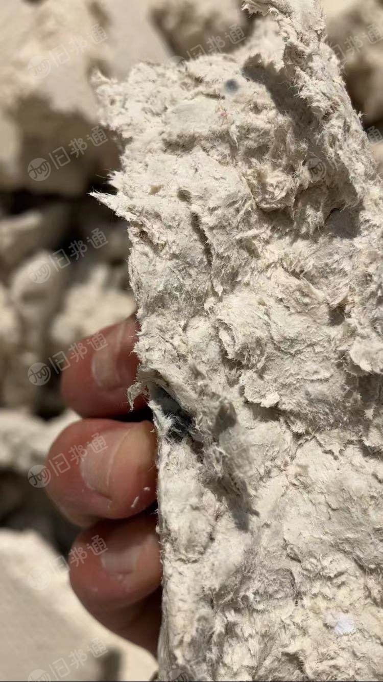大量出售不锈钢纸和白色牛皮纸混合浆,28干,18灰分