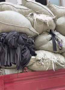 长期供应各种碎布尼龙涤纶棉布等