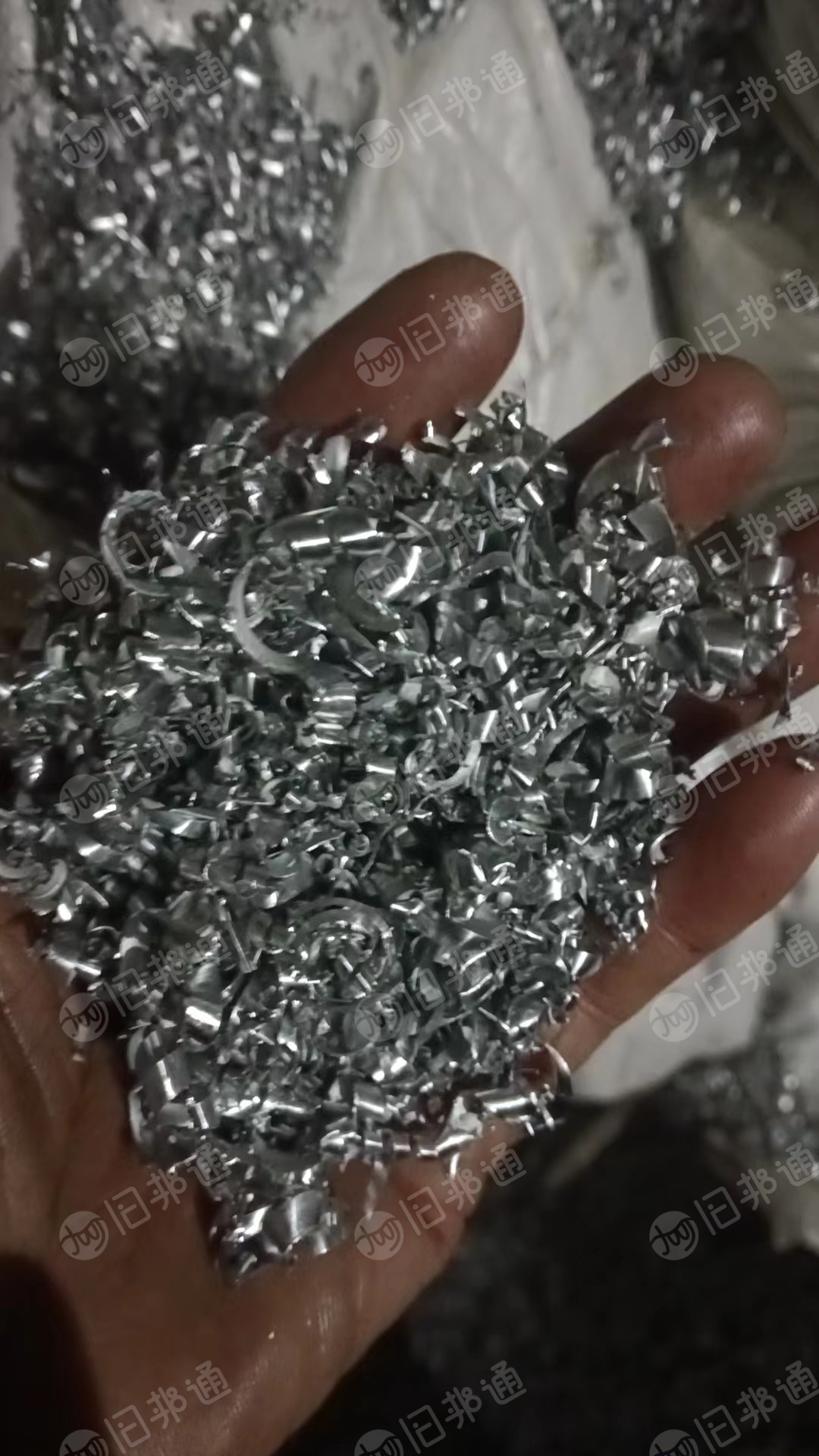 出售散装铝屑,出水80左右