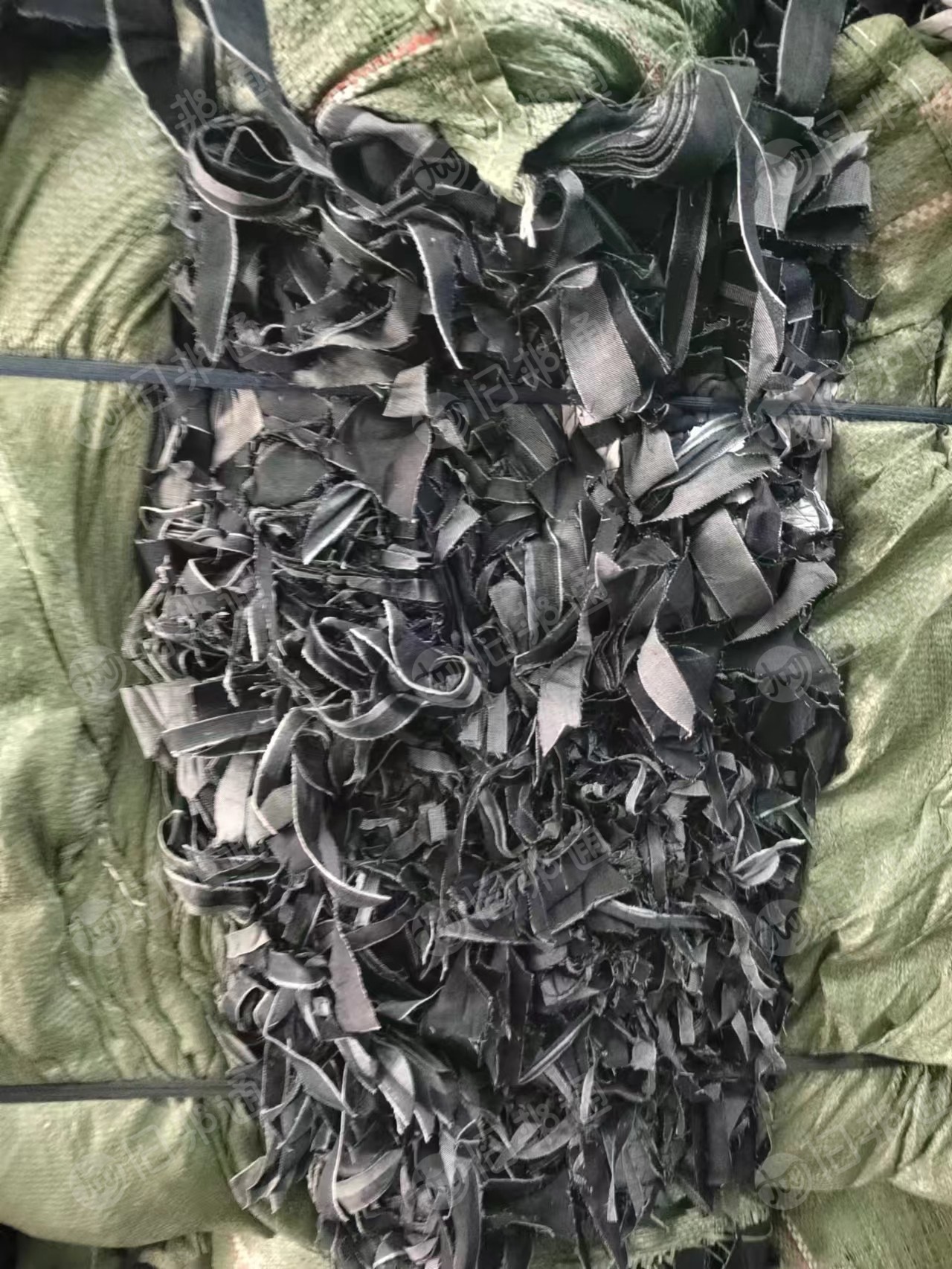 高价回收服装厂碎布,牛仔布,布头布尾,洗水版,批条,匹布