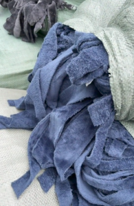 长期供应化纤布边角料化水料