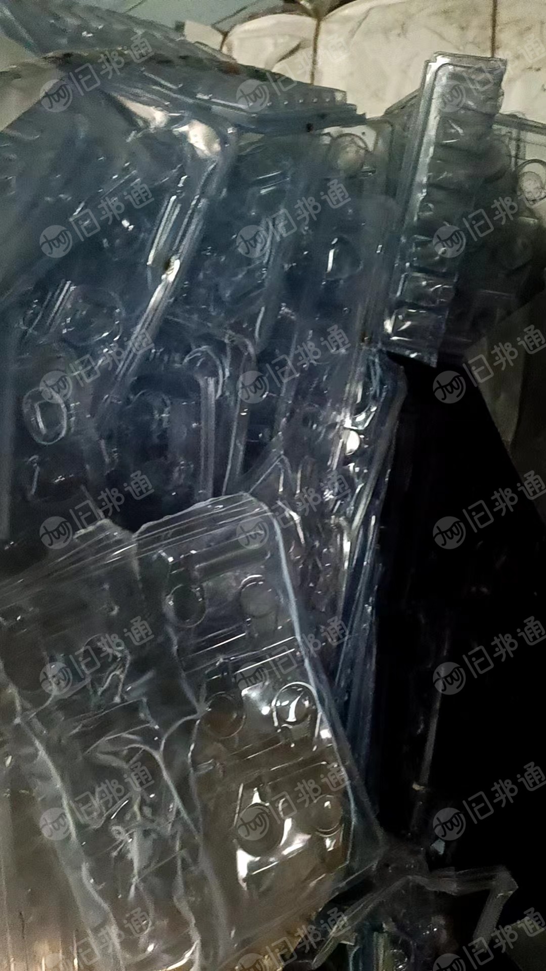 PVC吸塑盒废料长期出售，现货9.6米一车