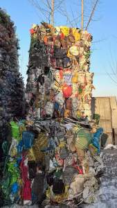 涂料桶压块，现货15吨，长期出售