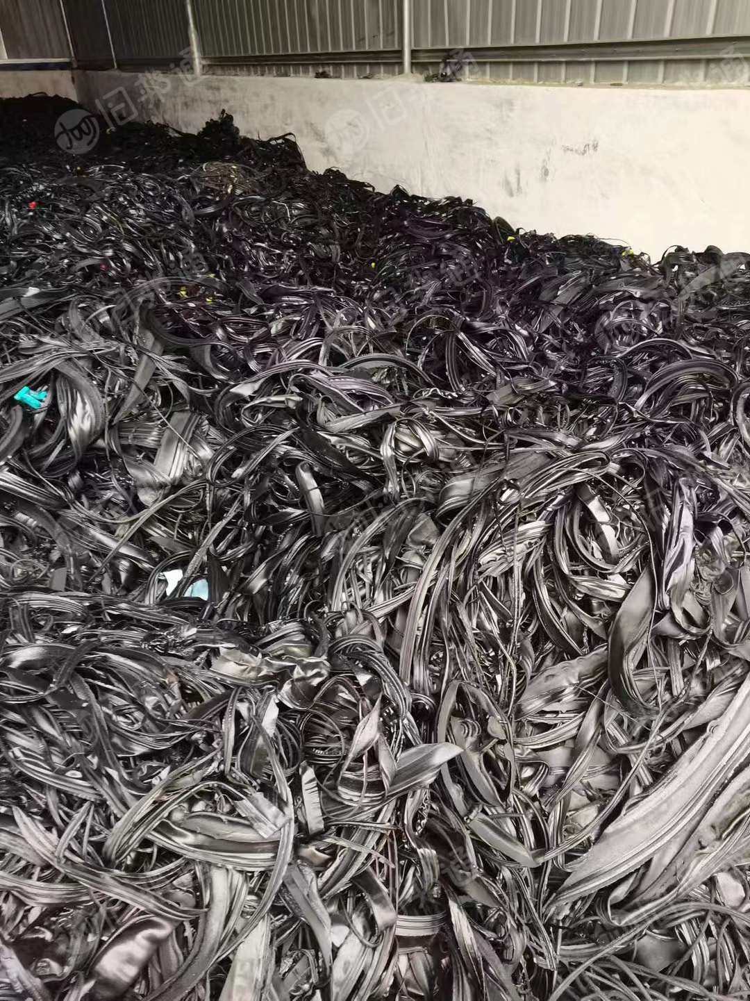 废橡胶出售,湖南军工厂的货,内含部分三元乙丙,现货30吨不到,装车打款