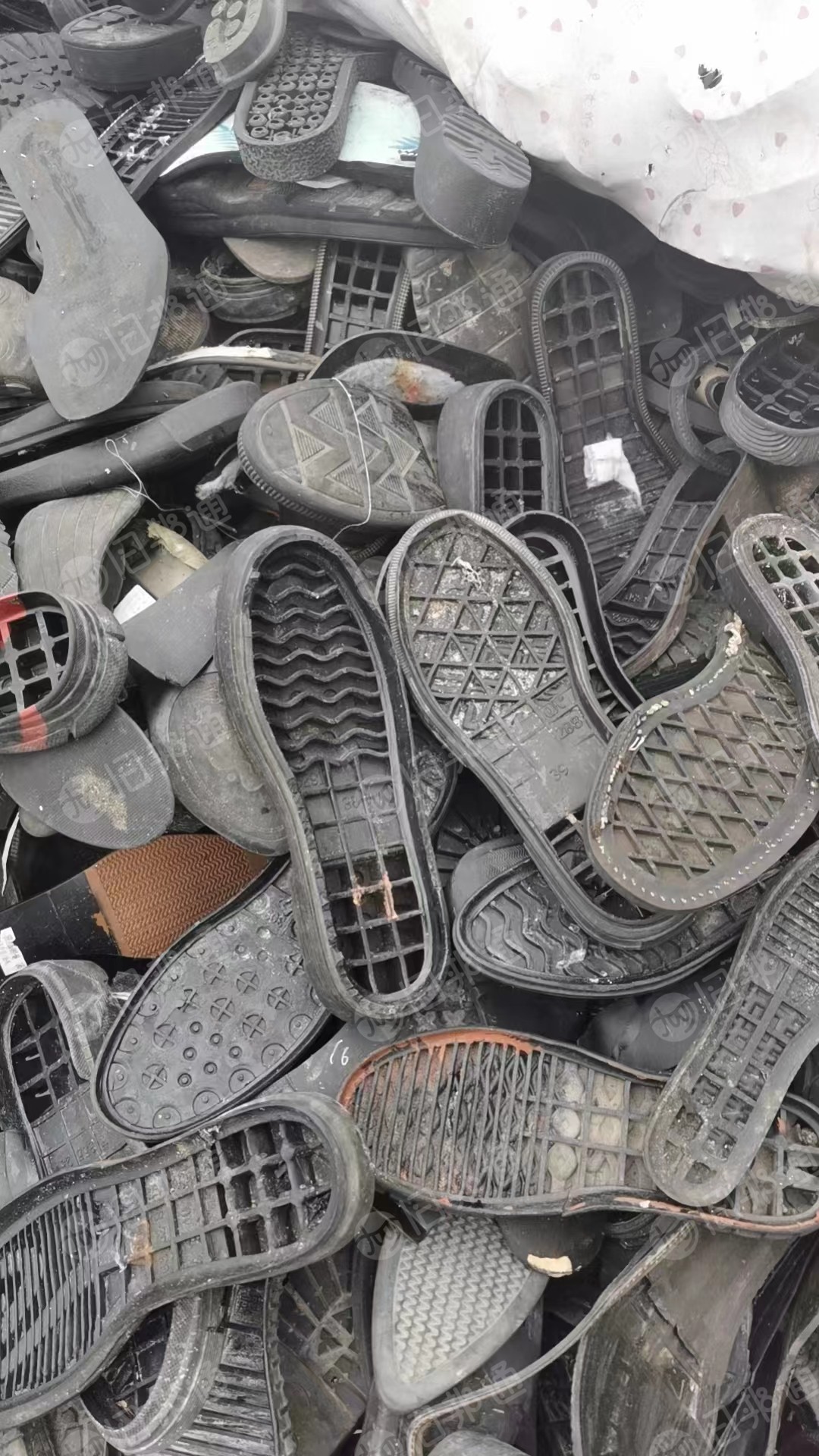 长期出售橡胶鞋底废料