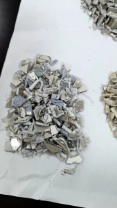 厂家出售原生ABS空调壳破碎料