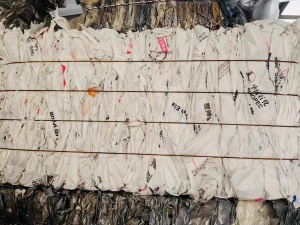 长期出售干造乳白袋废料，现货十多吨，月供十多吨