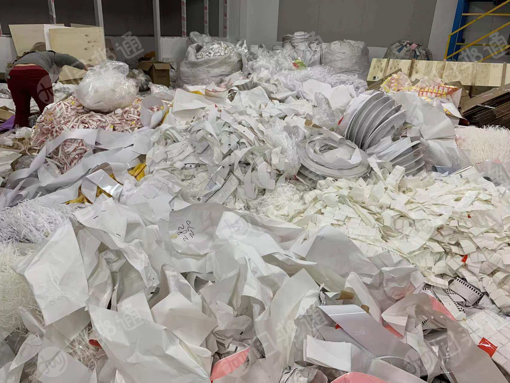 长期出售废不干胶纸,打印纸标签纸