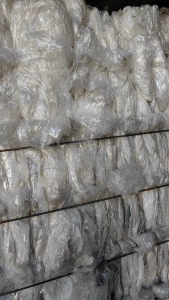 高压干造黏膜常年大量出售  ，出成9.5，月供100吨 