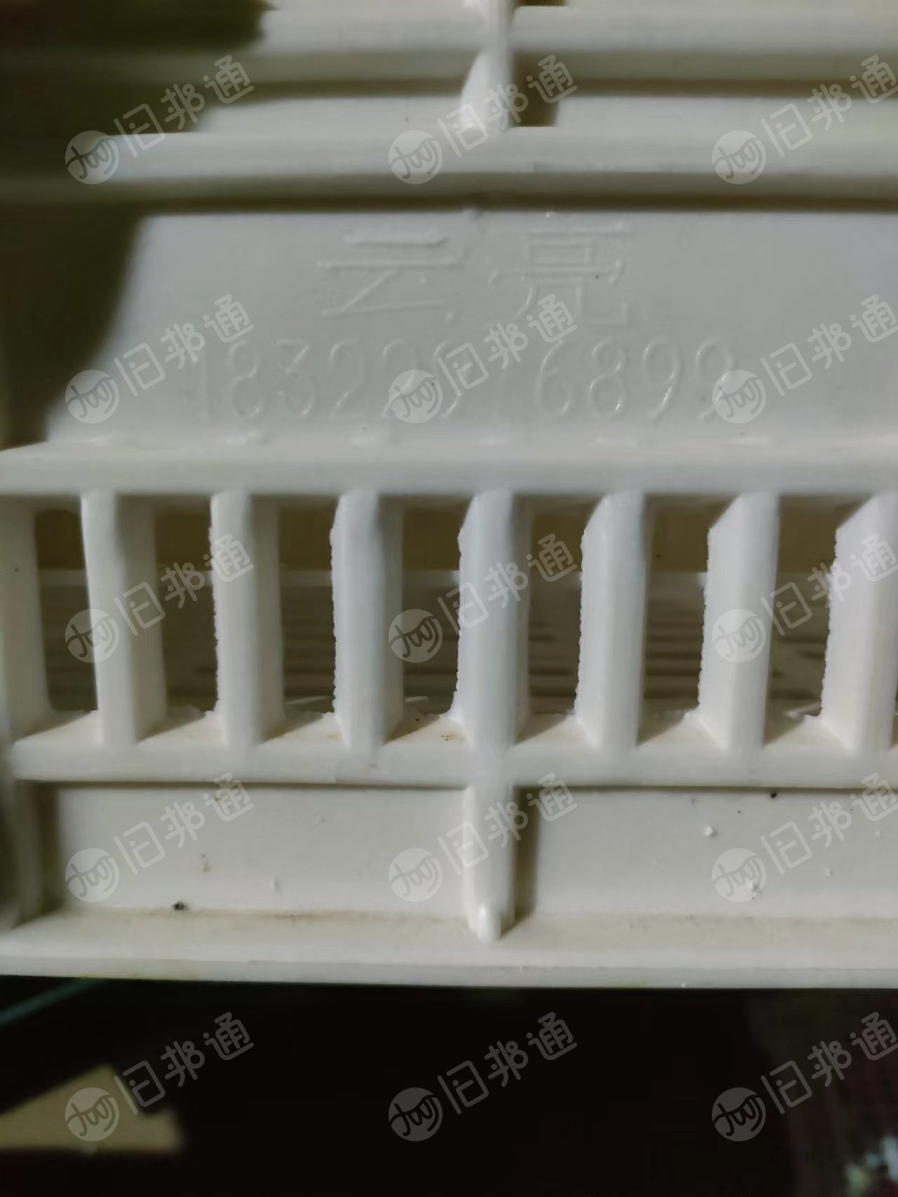 水果筐破碎料,瓷白和黑色的各一挂车,也有透明红,长期出售
