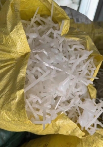 pe中压水口料，现货6吨，长期出售