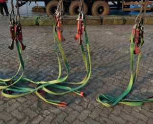 吊装带，吊带，尼龙，丙纶都有，大量出售