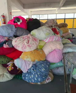 分拣场大量供应分拣货棉被鞋子包包夏装秋冬装等