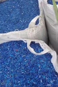 长期出售PE破碎料，白乙破碎料，蓝桶破碎料