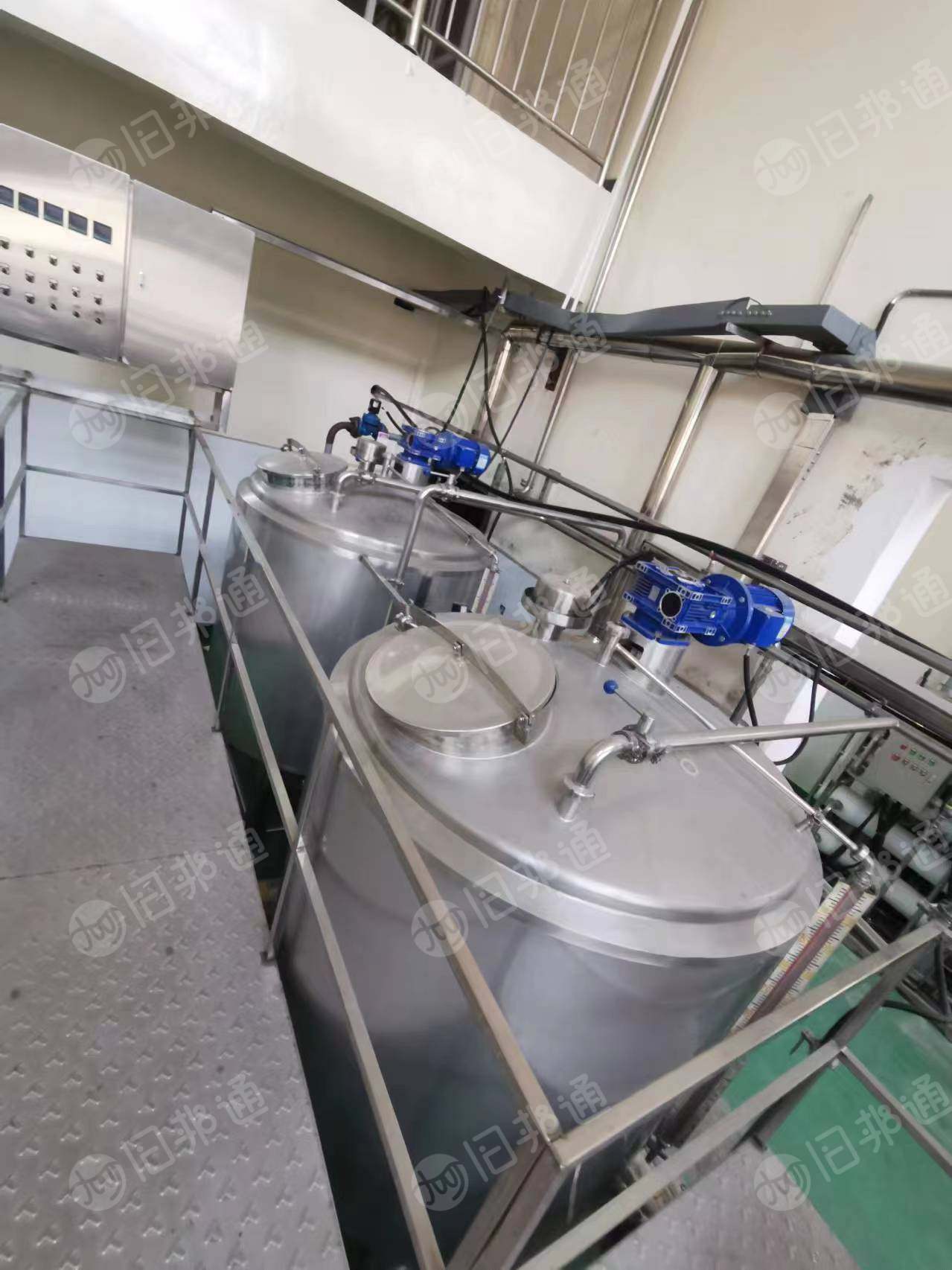 便宜处理8个未使用过的不锈钢罐子