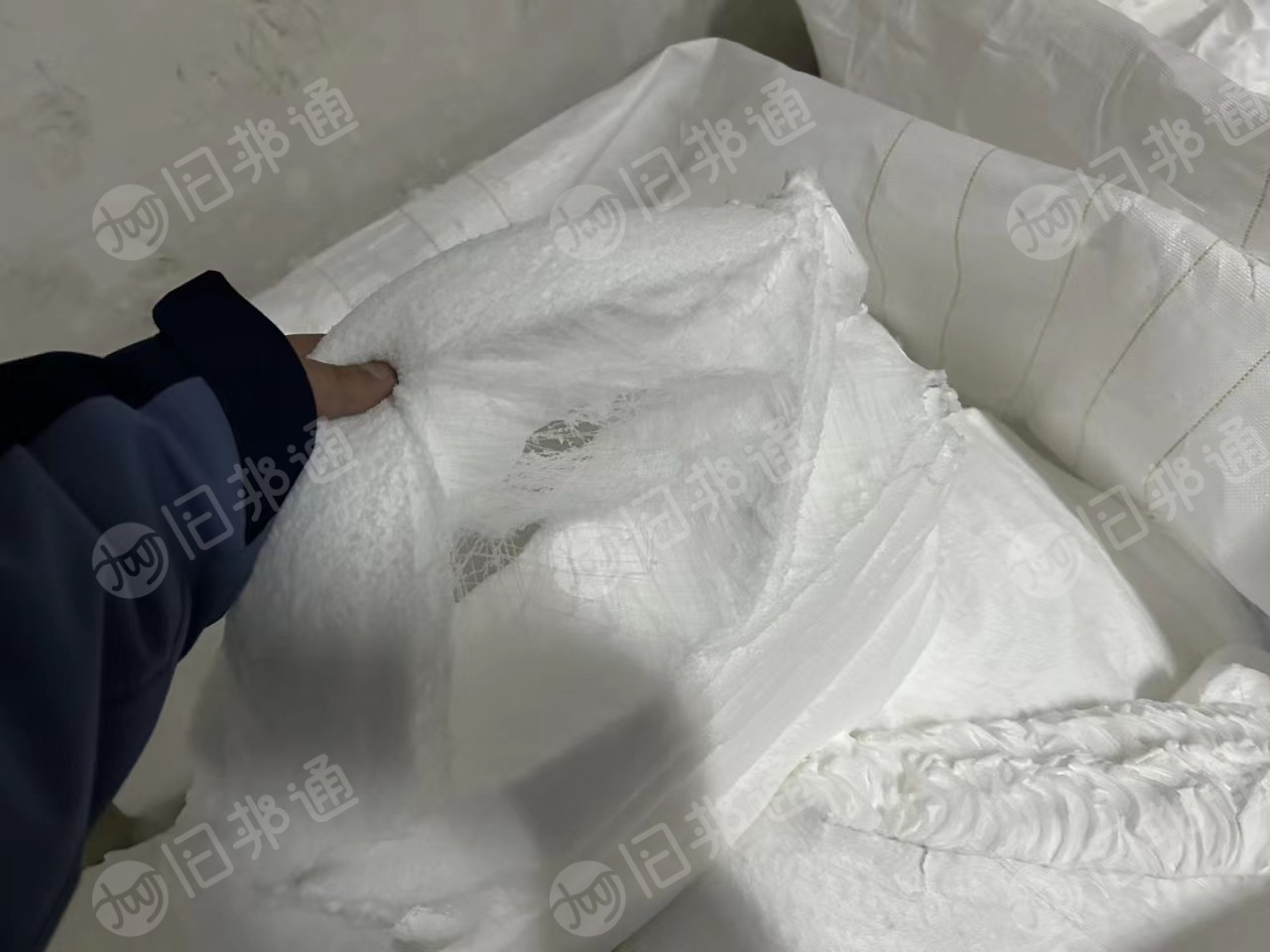 白色锦纶废丝,尼龙废丝,白色,黑色都有,大量出售