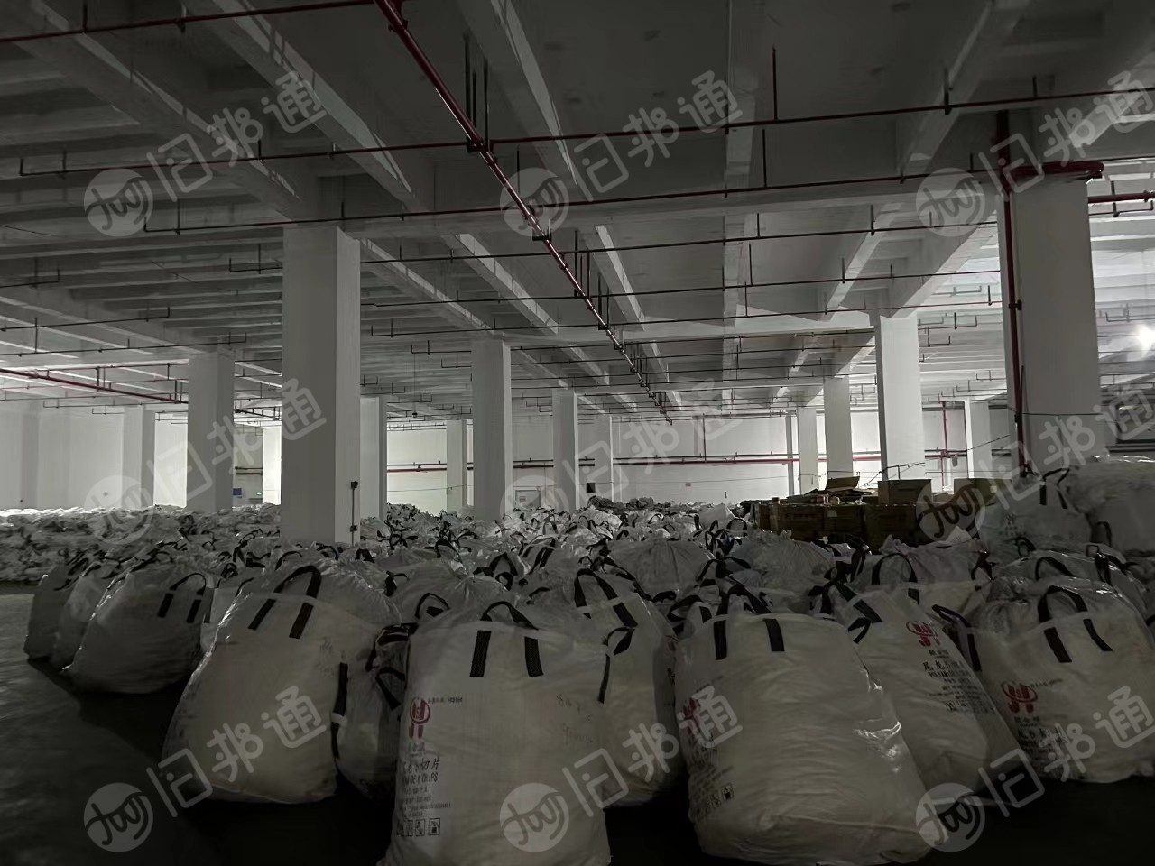 白色锦纶废丝,尼龙废丝,白色,黑色都有,大量出售