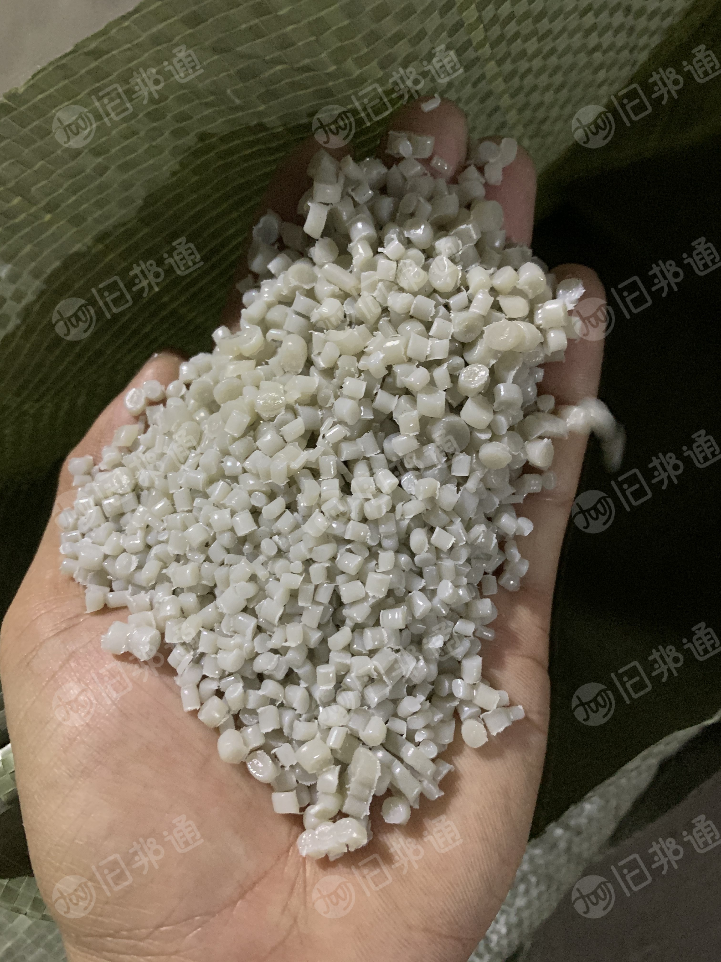 80-100目的珍珠棉颗粒常年大量出售,月供100多吨