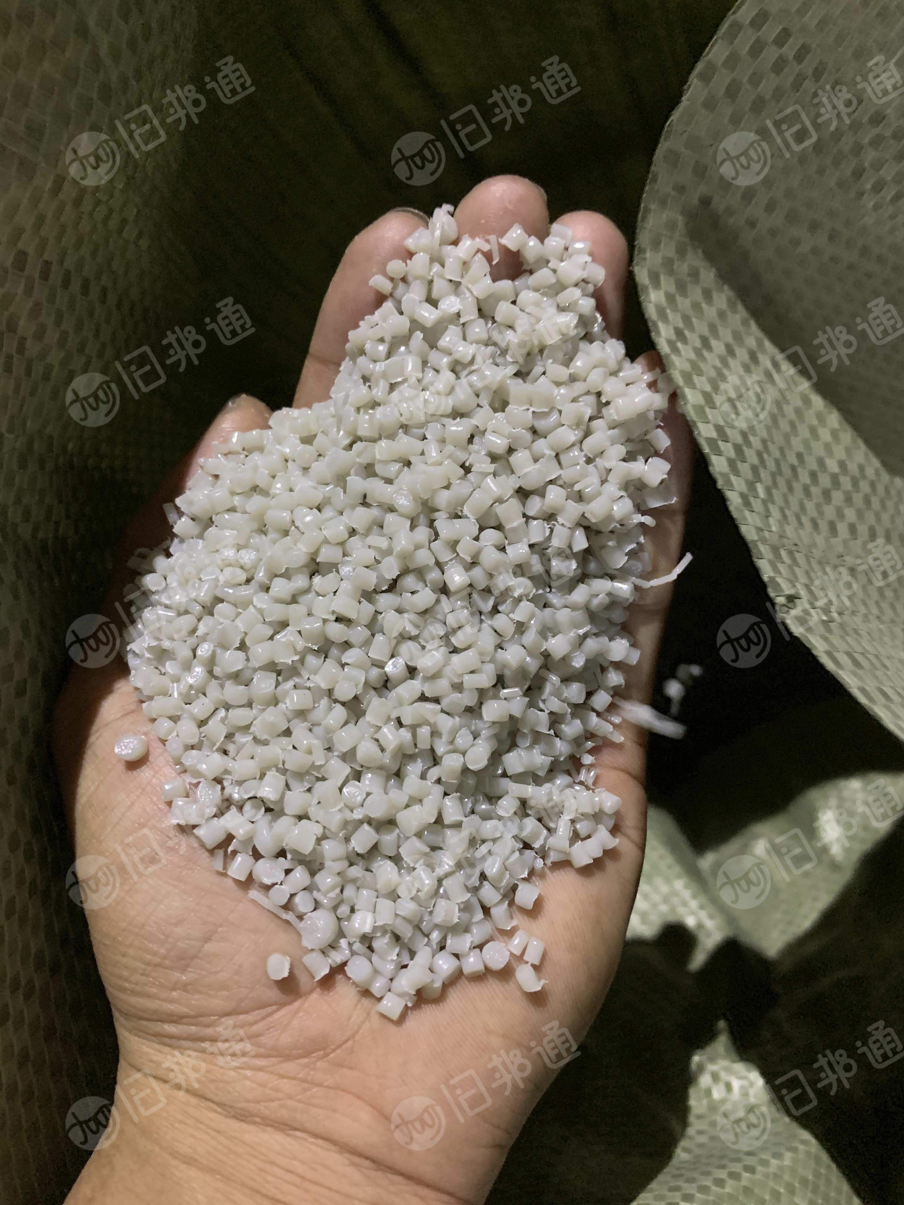 80-100目的珍珠棉颗粒常年大量出售,月供100多吨