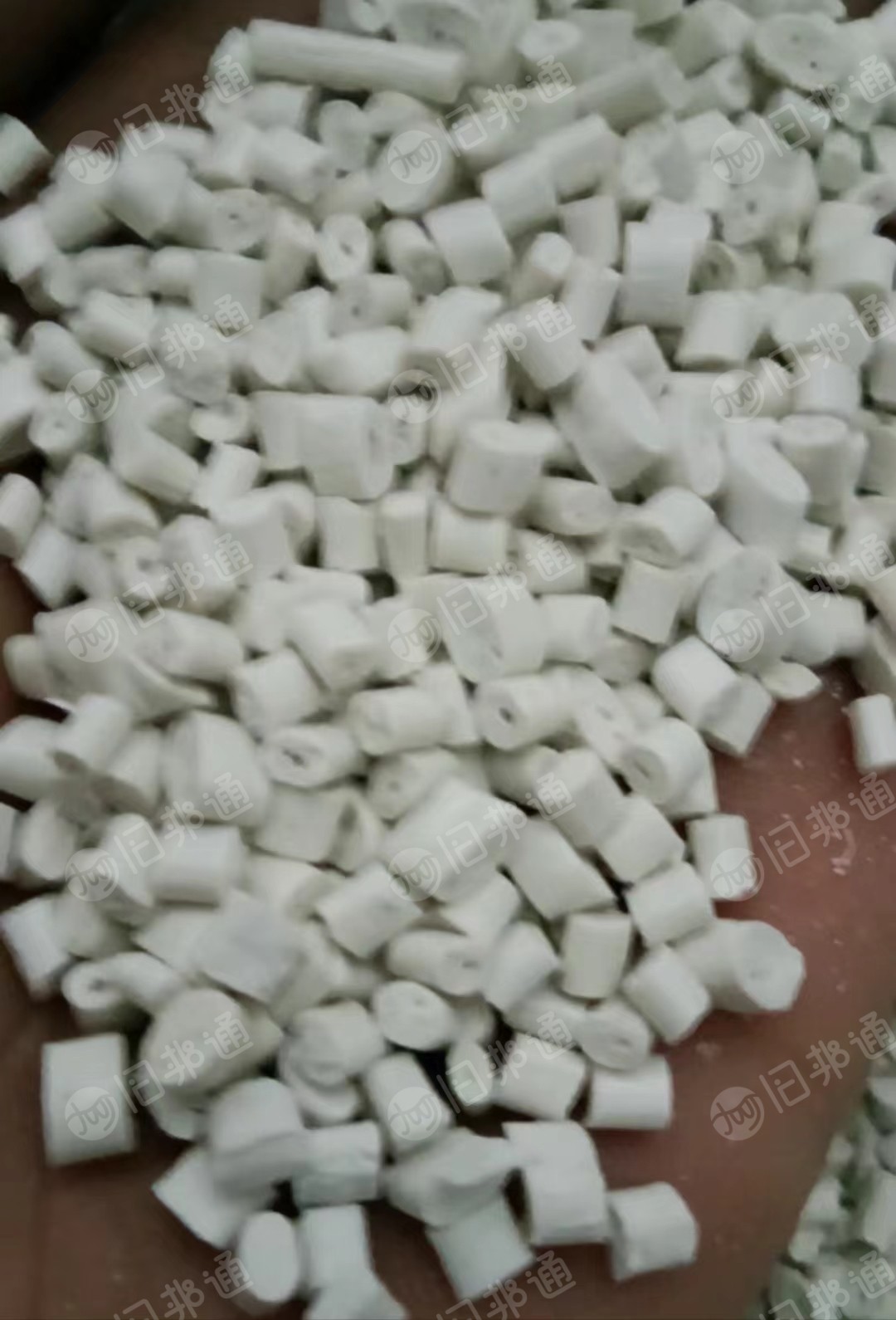 pet中温190c白色颗粒,现货十多吨出售