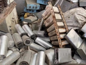 一批并联电容器，现货十来吨，长期出售