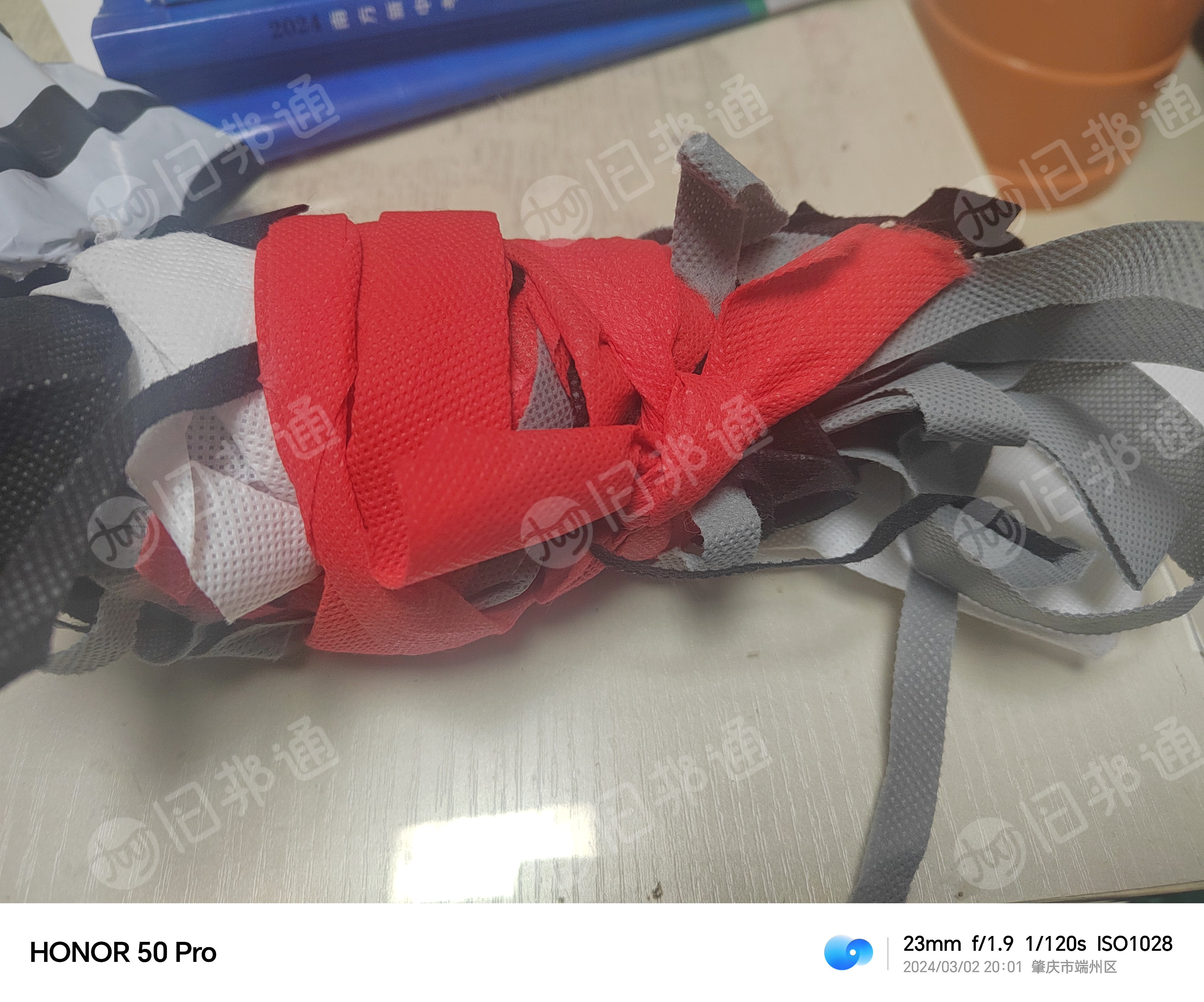 出售手袋厂无纺布下脚料8吨