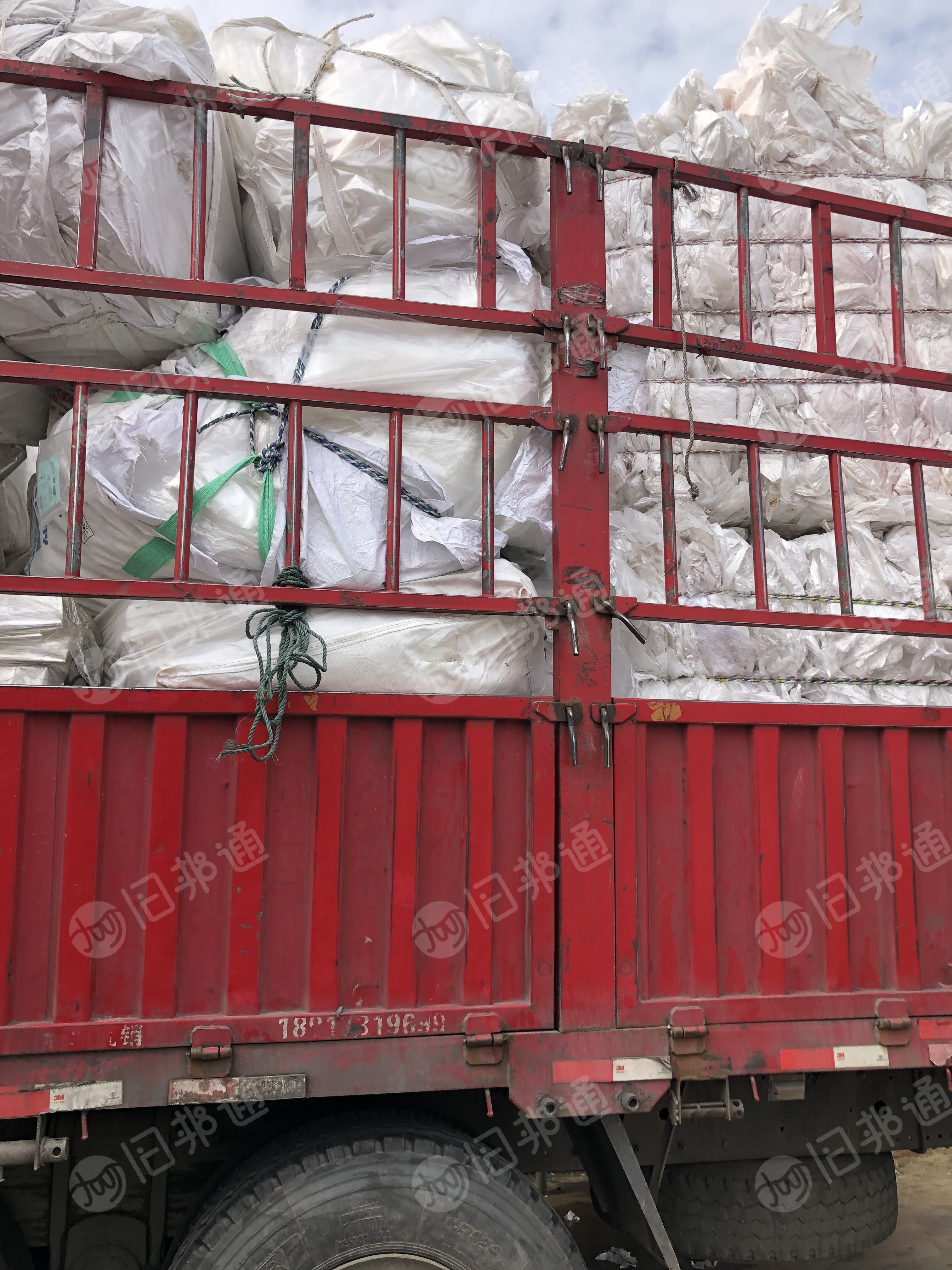 PP卷筒膜，月供20吨，另有乳白色打包料长期出售，月供60吨。