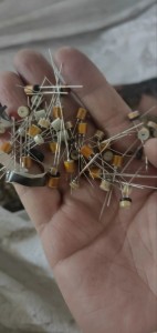 电容电阻，现货5吨，长期出售