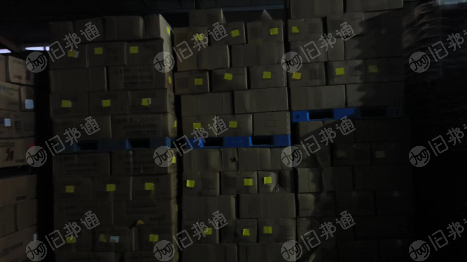 出售涤纶阳离子单a双a的,可以织布用,现货20多吨,新货,江苏苏州盛泽厂