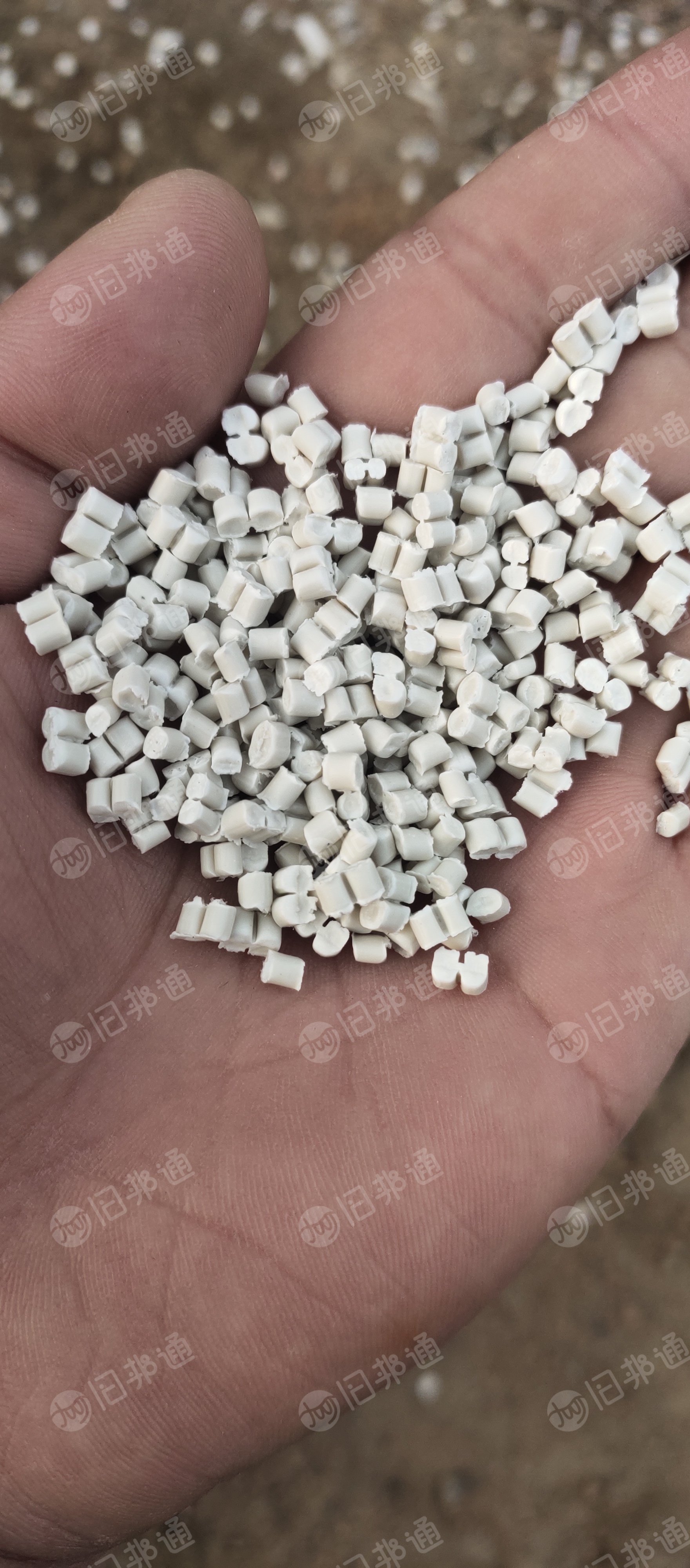 纯白丙颗粒长期出售,过60目月供几十吨,含百分之4的下沉