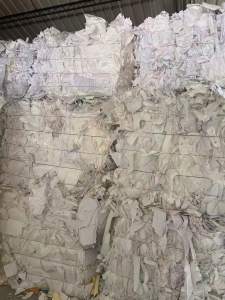 出售白色淋膜纸废料，大量现货