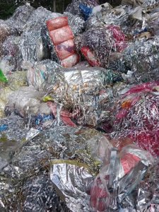 pet彩印膜边角料，复合材质的也可以，价格合适大量要