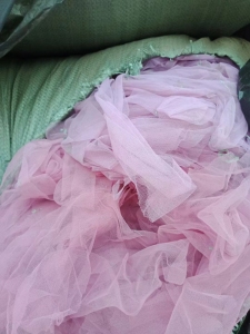 出售纯涤造粒原料9.6米一车