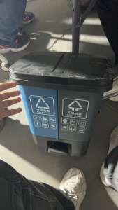 出售1000个废旧垃圾桶