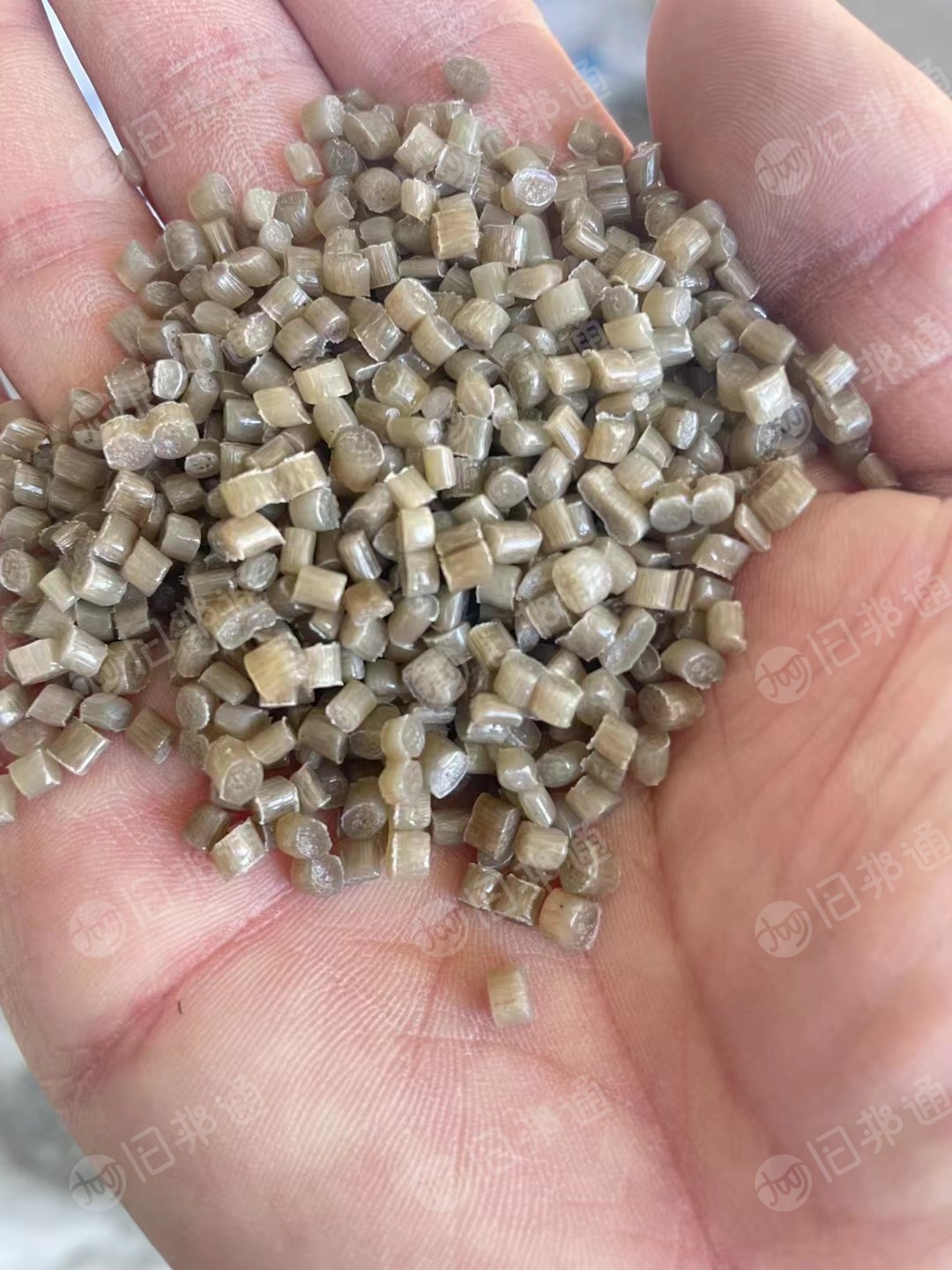 长期出售二白膜颗粒,每月100吨