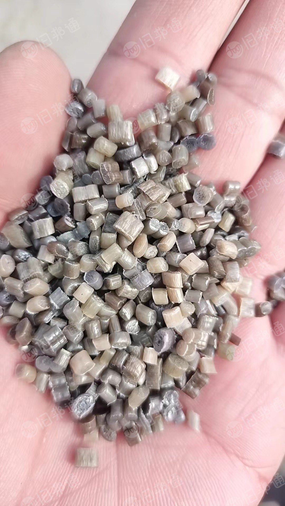 长期出售二白膜颗粒,每月100吨