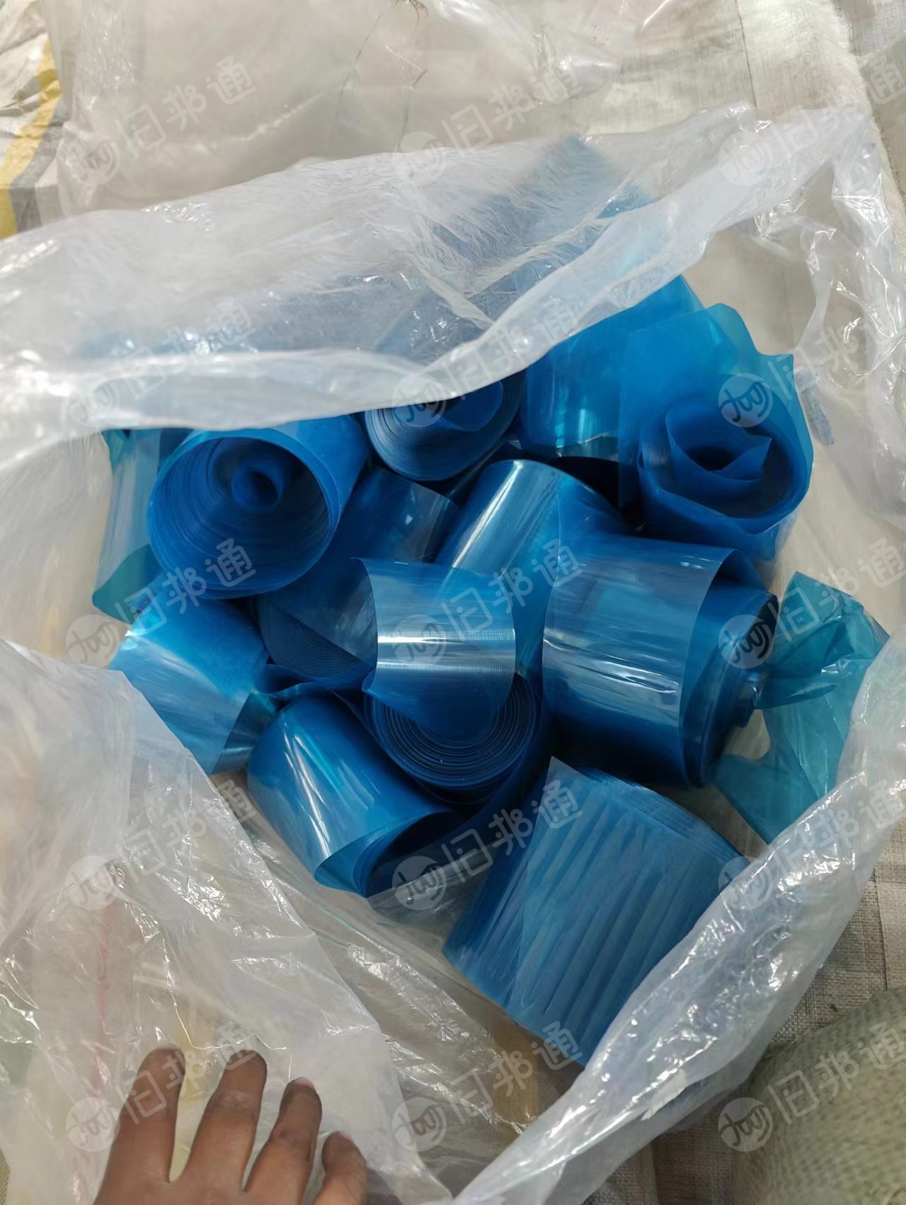 无胶PET蓝膜红膜废料，长期回收
