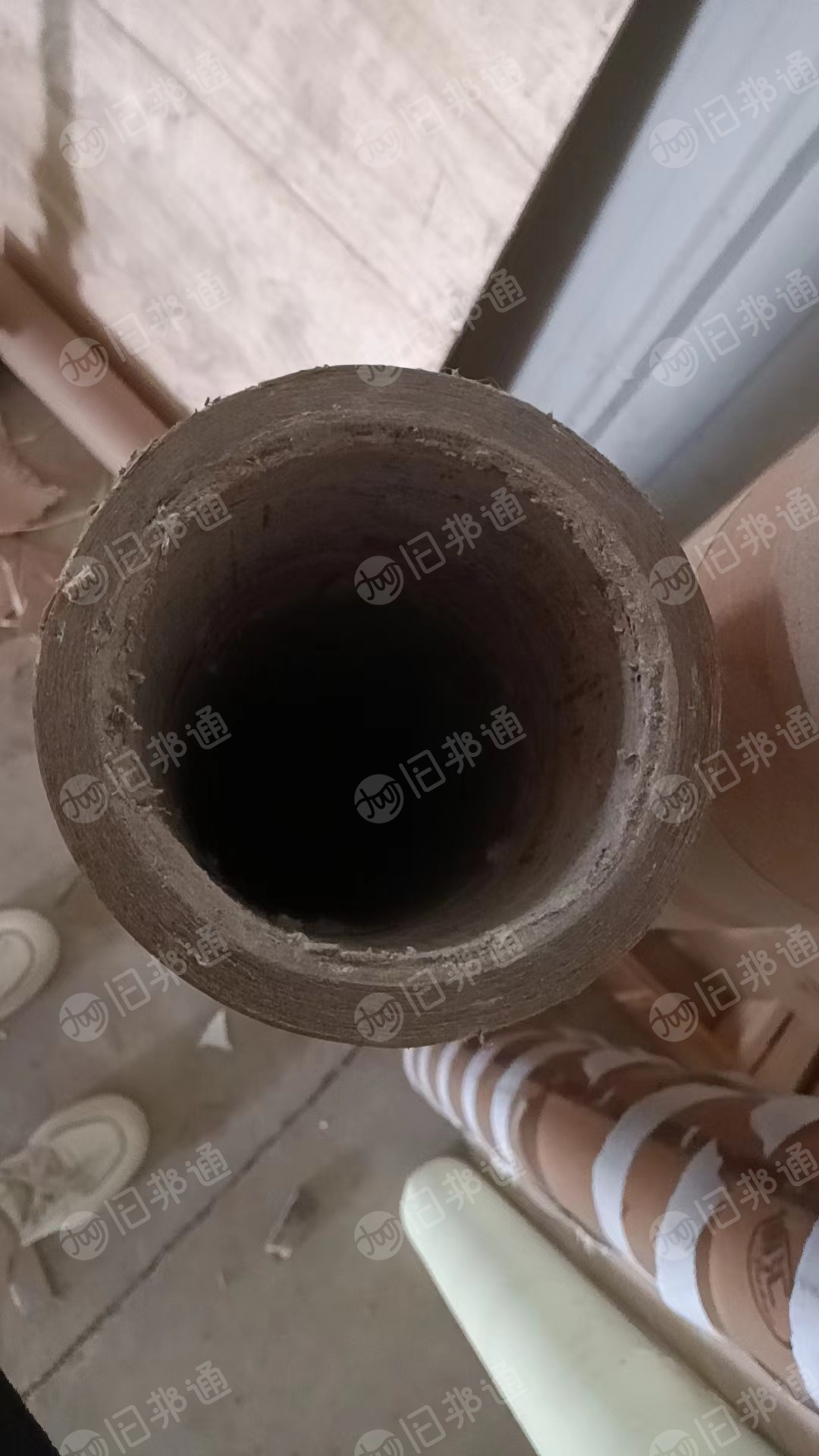 厂家处理卷不干胶下来的纸管,内径7.6cm,厚度1.5cm,长度1.08/1.18