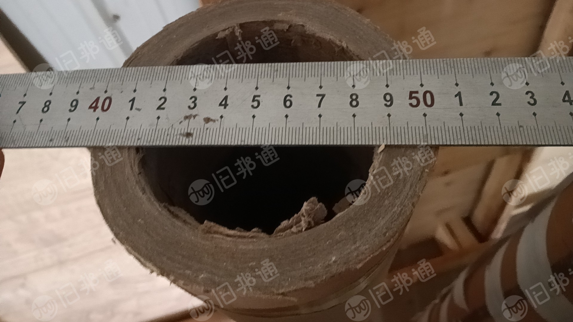 厂家处理卷不干胶下来的纸管,内径7.6cm,厚度1.5cm,长度1.08/1.18