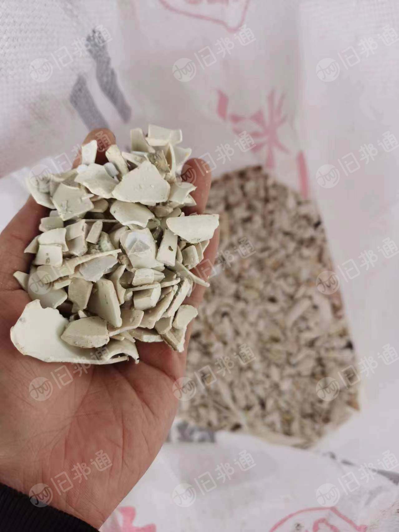 常年出售PVC大小管破碎料,墙板,扣板破碎料,月供100多吨