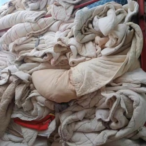 长期供应棉被丝绵被旧棉被套，月供100来吨！