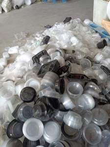 全新餐盒，饭盒粉碎料，现货40吨出售