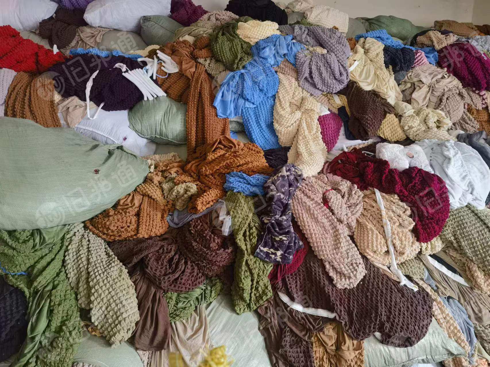 出售库存沙发套,单、双人、多人的都有,现货6吨左右