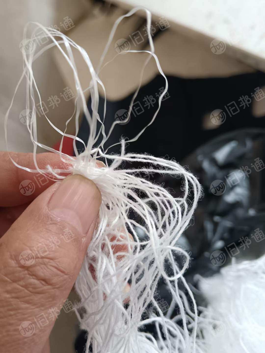 纯涤纶的跟pp的在一起,线是纯涤纶,乳白色的是pp长期有货出售