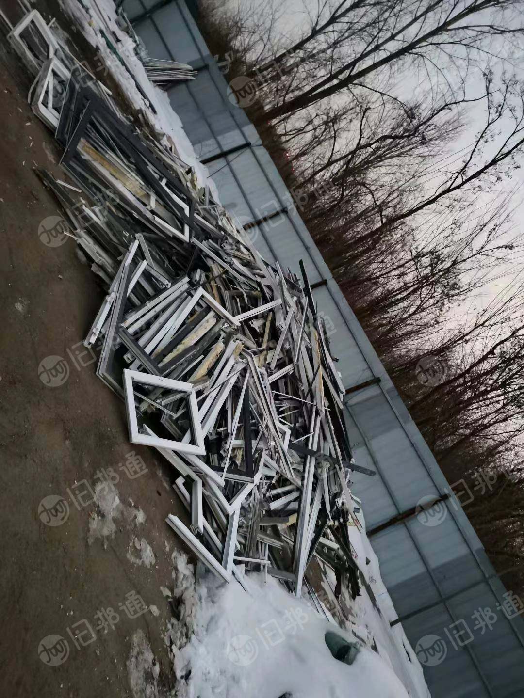出售一代半彩塑钢带铁毛料,月供50吨