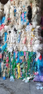 常年出售PE干造花膜，现货13吨