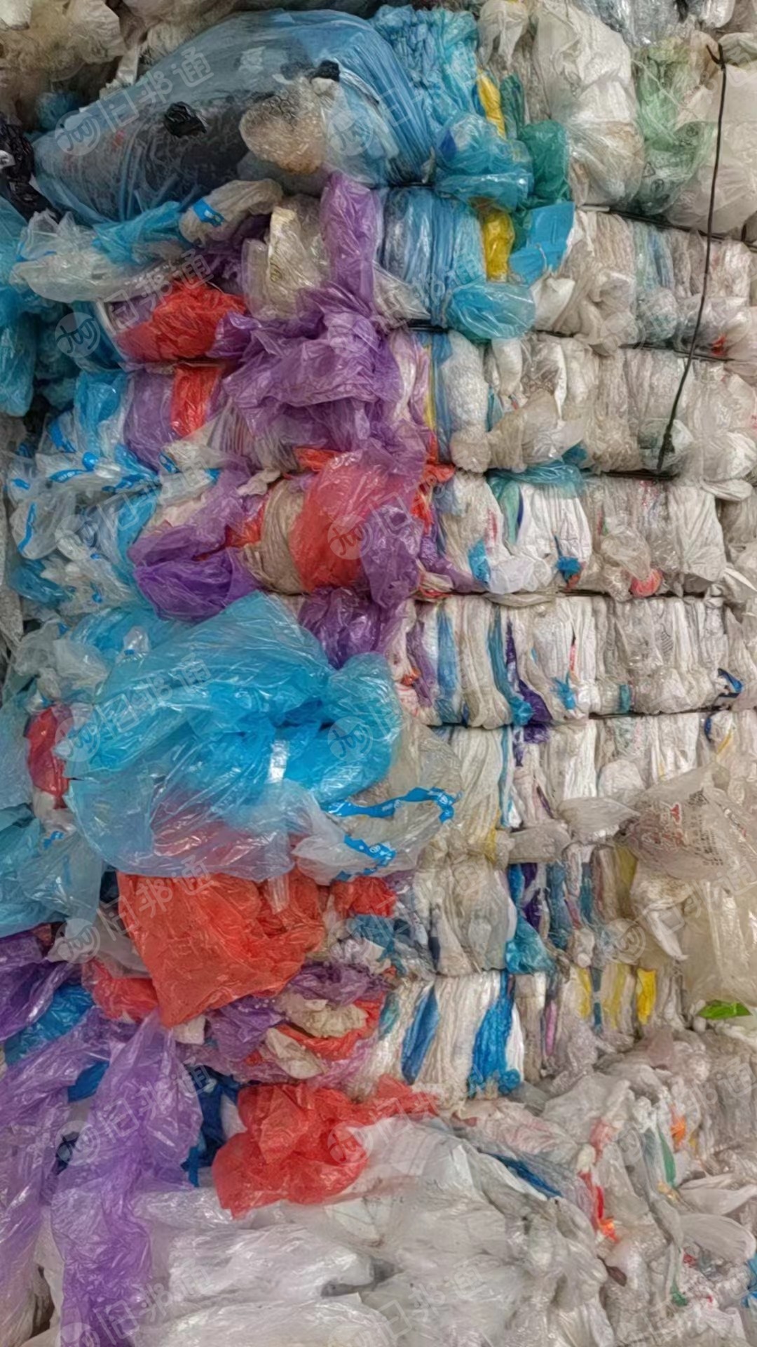 长期出售工厂级高压PE杂膜,出成8.5-9,月供700吨