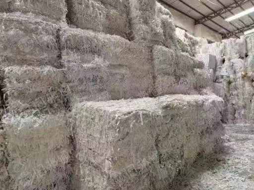 长期出售不干胶废纸,有切边料,大张料,统货,部分带膜